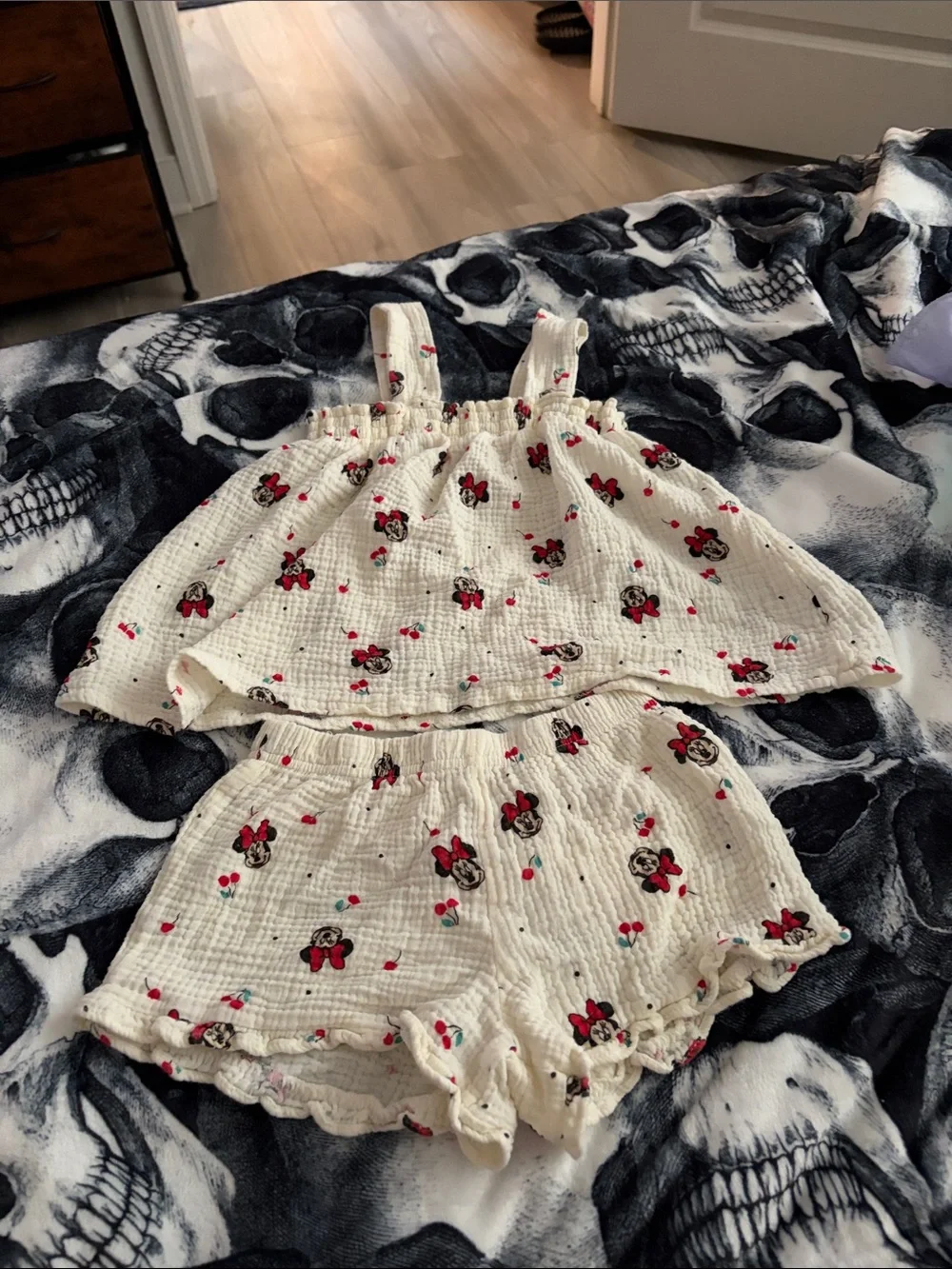 Disney Cream Minnie Mouse Two-Piece Shorts Set with Red Accents